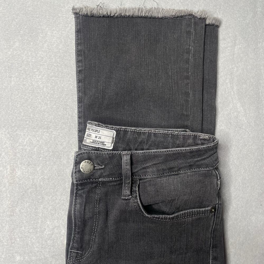 Free People Fringe Crop Jeans in Smoke Black (Gray) Size 26 61502-16515125 - Picture 2 of 16